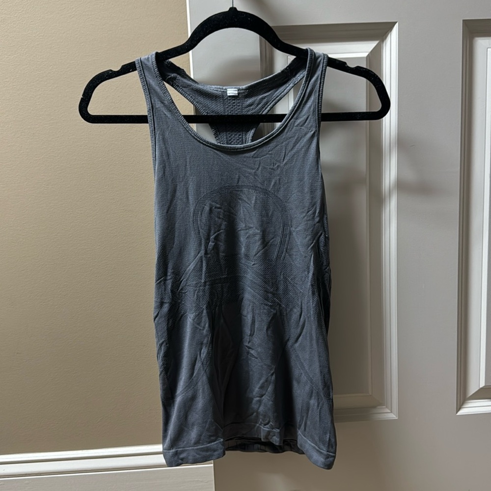 Lululemon tank size 2